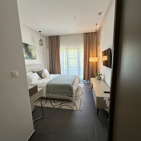 Avio Apartment *