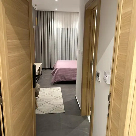 Avio Apartment *
